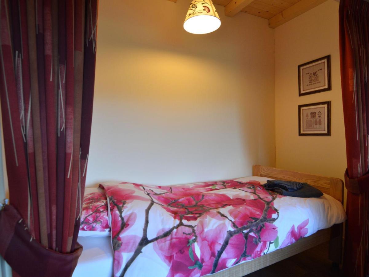 Staying In A Thatched Barn With Bedroom Achterhoek Geesteren  Buitenkant foto
