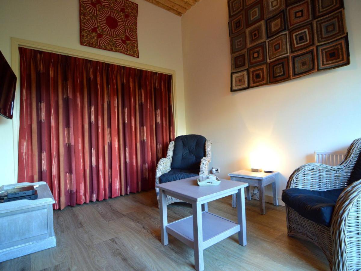 Staying In A Thatched Barn With Bedroom Achterhoek Geesteren  Buitenkant foto