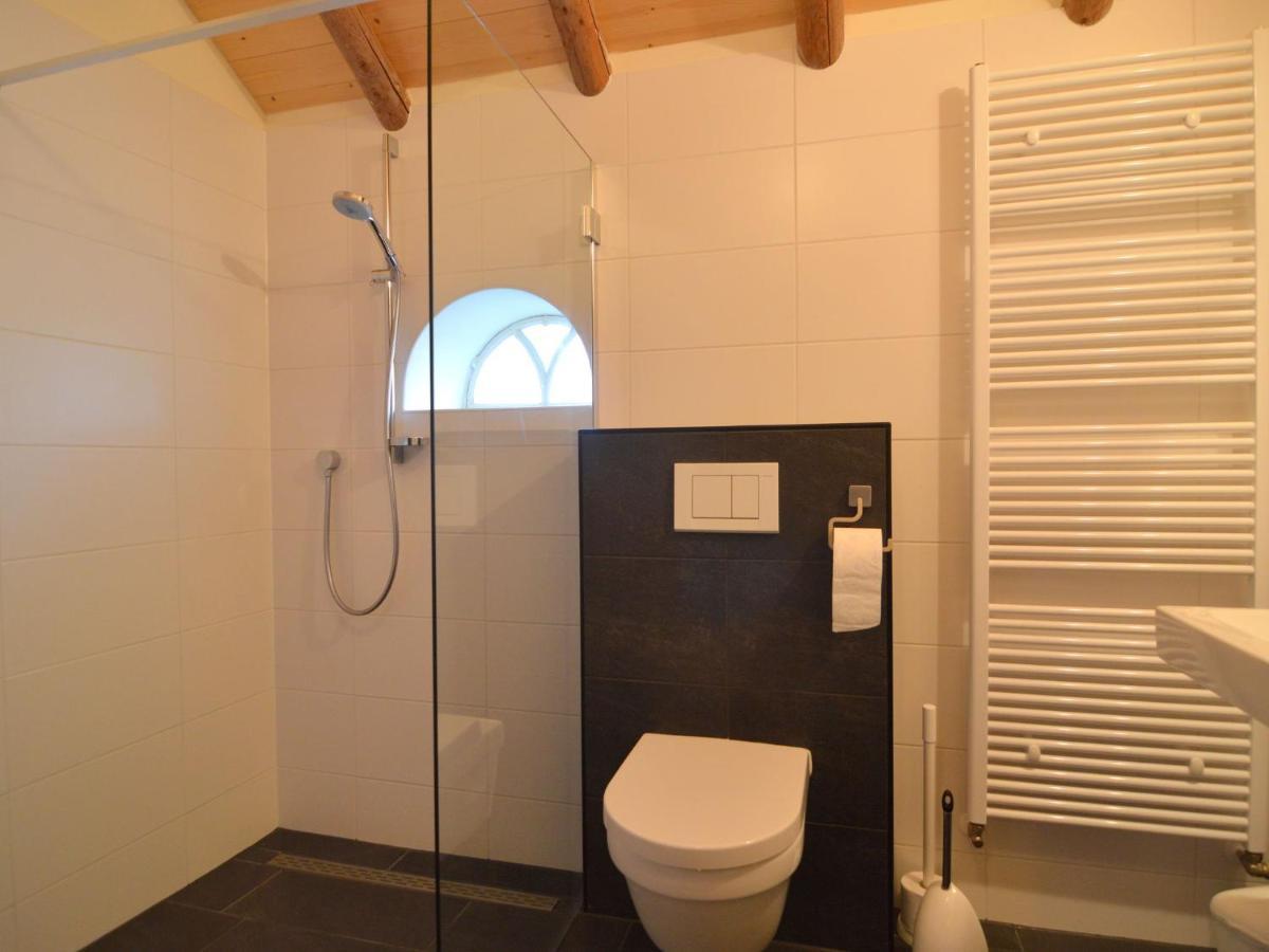 Staying In A Thatched Barn With Bedroom Achterhoek Geesteren  Buitenkant foto
