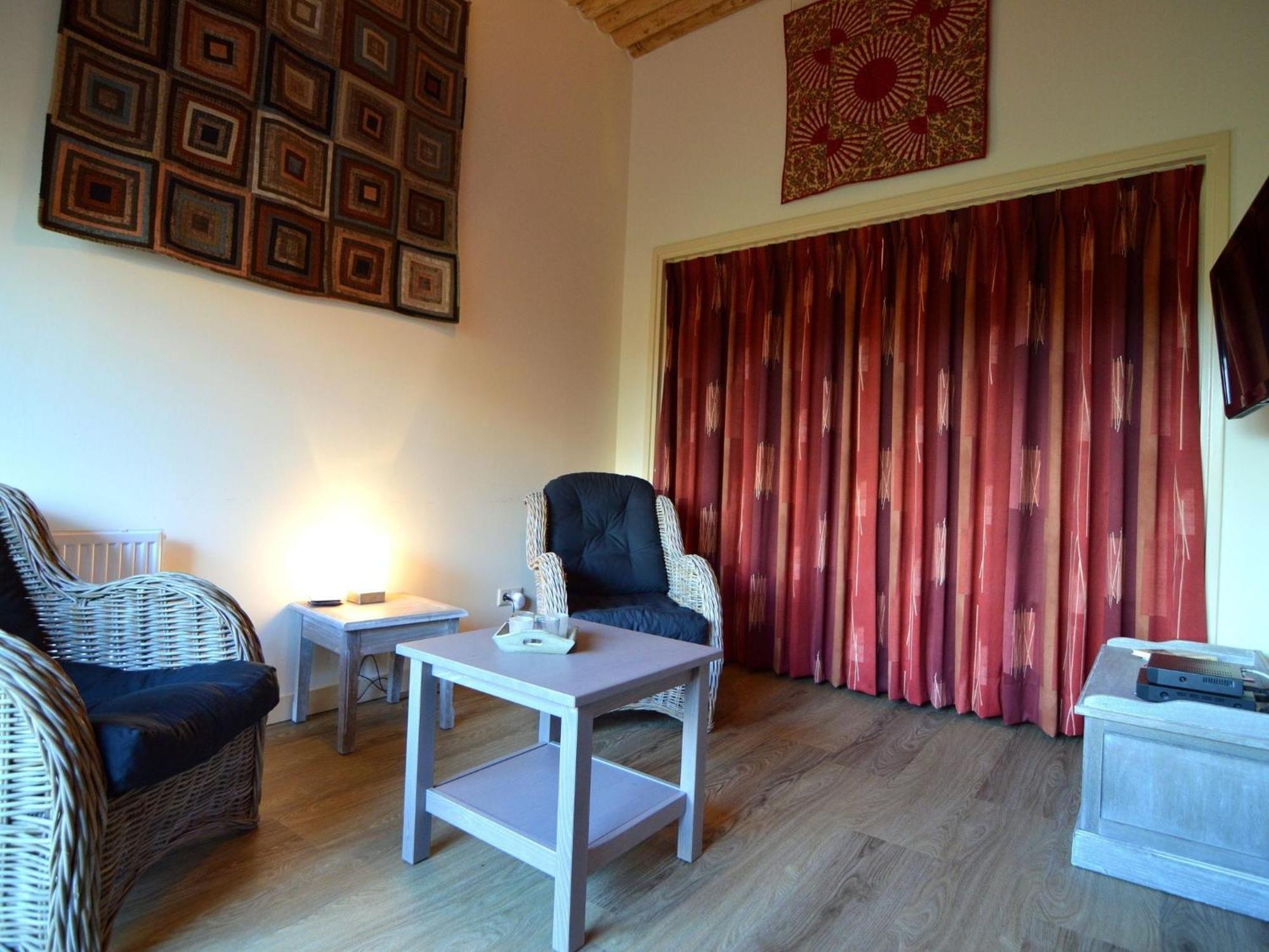 Staying In A Thatched Barn With Bedroom Achterhoek Geesteren  Buitenkant foto